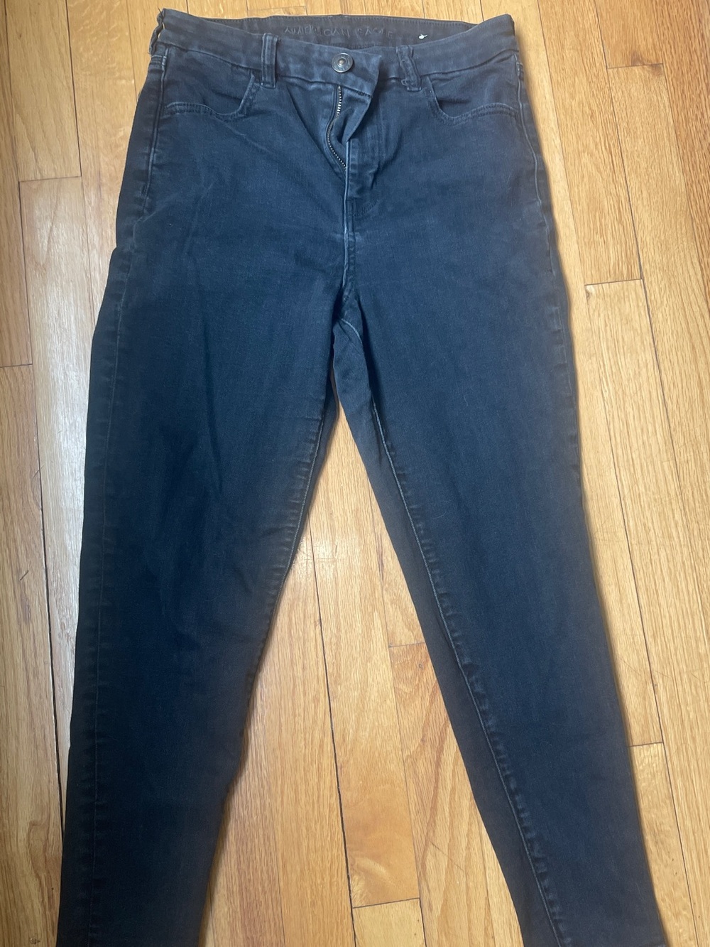 American Eagle Outfitters Straight-Leg Jeans in Black Wash